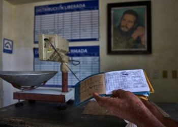 Шакира порадовала двухмиллионную аудиторию бесплатным концертом на пляже Копакабана в Бразилии.