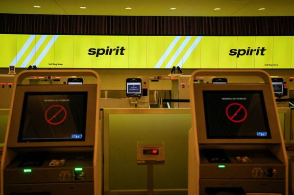Авиакомпания Spirit Airlines отменила все рейсы и прекращает свою деятельность.