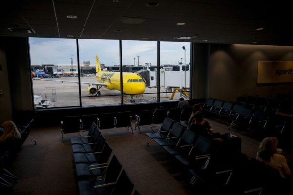 Авиакомпания Spirit Airlines отменила все рейсы и прекращает свою деятельность.