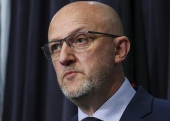 «Внезапное нападение»: расследование в Бонди заслушало показания генерального директора ASIO Майка Берджесса. «Внезапное нападение»: расследование в Бонди заслушало показания генерального директора ASIO Майка Берджесса.