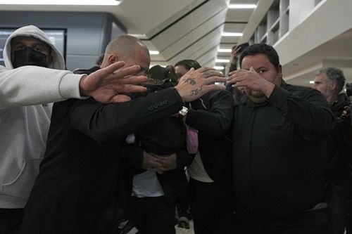 Трое «невест ИГИЛ» предстанут перед судом по обвинениям в преступлениях против человечности и терроризме.