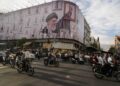 Трамп заявляет, что перемирие с Ираном находится на грани выживания, и предлагает приостановить действие налога на бензин, поскольку пролив остается закрытым.
