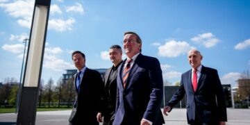 США предупреждают судоходные компании о недопустимости оплаты Ирану за транзит через Ормузский пролив.