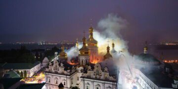 В штате Миссури в результате крушения самолета, перевозившего парашютистов, погибли 12 человек, сообщают власти.