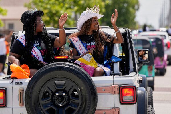 В то время как по всей территории США отмечается День освобождения рабов (Juneteenth), в Чикаго открывается президентский центр Обамы.