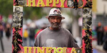 В то время как по всей территории США отмечается День освобождения рабов (Juneteenth), в Чикаго открывается президентский центр Обамы.