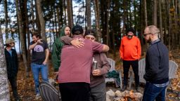 Раскрывая уязвимые стороны жизни мужчин, которые они часто не показывают.