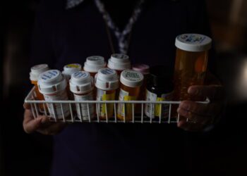 От гнойных инфекций до нелеченного рака: задержанные иммиграционной и таможенной службой США рассказывают о халатности в оказании медицинской помощи.