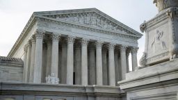 Как Трамп выбрал бывшего сотрудника полиции штата Оклахома на должность главы ICE — и обеспечил победу Марквейну Маллину.
