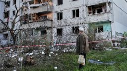 Сотни украинских детей были эвакуированы в Италию. Киев сейчас борется за их возвращение.