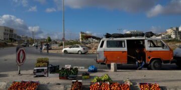 Иран и США достигли предварительного соглашения о прекращении войны и открытии Ормузского пролива, но проблемы остаются.
