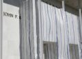 Центр Кеннеди столкнулся с финансовыми трудностями, сложным выбором и судьей, который хочет, чтобы он остался открытым.