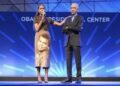 Образ недели: прозрачные туфли от Saint Laurent демонстрируют растущую популярность фетиша на ноги в мире моды.