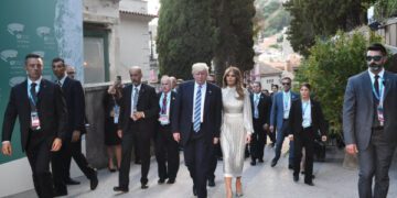«Неловкая семейная встреча»: Трамп и лидеры G7 встречаются во Франции на фоне геополитических разногласий.