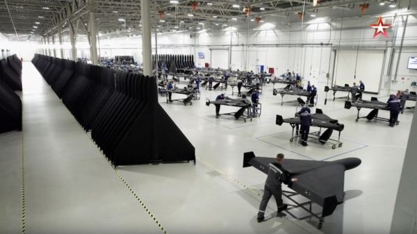 Огромное преимущество России в живой силе по отношению к Украине начинает ослабевать.