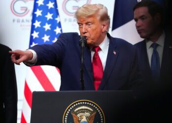 Переговоры между США и Ираном отменены из-за боевых действий в Ливане, сообщили официальные лица.