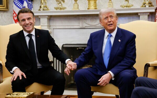 Трамп и Пакистан заявляют, что соглашение с Ираном может быть подписано в воскресенье, но Тегеран дает понять, что нужно больше времени. Трамп и Пакистан заявляют, что соглашение с Ираном может быть подписано в воскресенье, но Тегеран дает понять, что нужно больше времени.