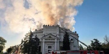 Украина нарушила поставки топлива в Крым, что спровоцировало топливный кризис на контролируемом Россией полуострове.