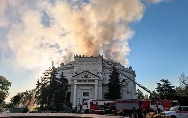 Украина нарушила поставки топлива в Крым, что спровоцировало топливный кризис на контролируемом Россией полуострове. Украина нарушила поставки топлива в Крым, что спровоцировало топливный кризис на контролируемом Россией полуострове.