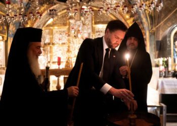 В своей новой книге Вэнс ставит свою католическую веру в центр повествования — и своего политического будущего.