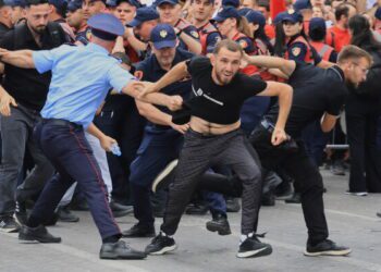 Что нужно знать о растущем противодействии курорту в Албании, связанному с семьей Трампа
