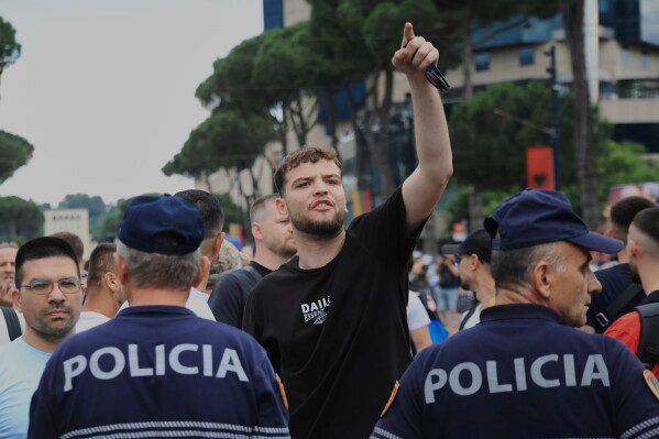 Что нужно знать о растущем противодействии курорту в Албании, связанному с семьей Трампа