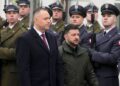 Зеленский возвращает высшую польскую награду после того, как польский лидер отозвал её в результате спора об истории.