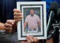 Восемь человек обвинены в планировании атаки с использованием беспилотника и снайпера на Белый дом во время боя UFC в клетке.