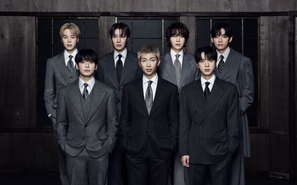 Музыкальное видео BTS на песню «NORMAL» установило рекорд Spotify по количеству прослушиваний за один день. Музыкальное видео BTS на песню «NORMAL» установило рекорд Spotify по количеству прослушиваний за один день.