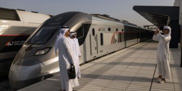 Desert Express: ОАЭ запускают первую национальную пассажирскую железнодорожную сеть.