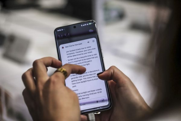 Google и Apple конфликтуют с ЕС по поводу будущего искусственных интеллектов.
