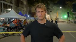 Он погиб во время землетрясений в Венесуэле на следующий день после того, как США депортировали его. Теперь его мать добивается справедливости.