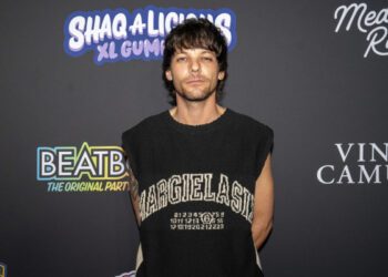 Вот что на самом деле думает Луи Томлинсон об этих песнях One Direction в честь 16-летия группы.