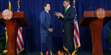 Ямайка заявляет, что двое граждан, депортированных США в Эсватини, отклонили предложения о репатриации.