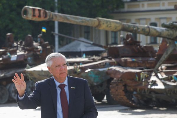 «Он незаменим»: как Линдси Грэм оставил неизгладимый след во внешней политике и в истории Трампа.