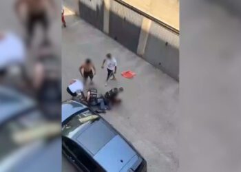 Смерть марокканца в итальянском полицейском участке вызвала волну ожесточенных протестов и призывов к справедливости. Смерть марокканца в итальянском полицейском участке вызвала волну ожесточенных протестов и призывов к справедливости.