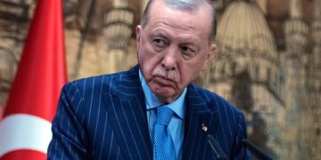 Глава НАТО столкнется с трудностями на саммите, поскольку Трамп требует «лояльности», а не просто распределения бремени.