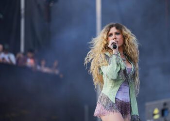 Slayyyter анонсировал новый сингл «BRAND NEW CHANEL$» после его дебюта в рамках тура.