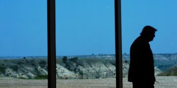 Безупречная униформа, застрявшие краны: изнутри проваливающейся операции по спасению пострадавших от землетрясения в Венесуэле
