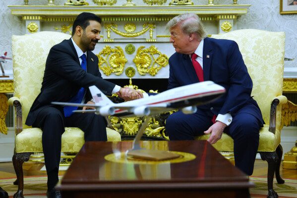 Трамп отказался от плана взимать плату за вход в Ормузский пролив на фоне усиления нападений.