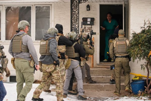Проблема Трампа с иммиграционной и таможенной полицией (ICE) вернулась и рискует выйти из-под контроля.
