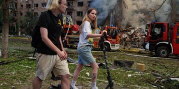 Украина выпустила 400 беспилотников по Москве, в то время как Зеленский пытается справиться с протестами.