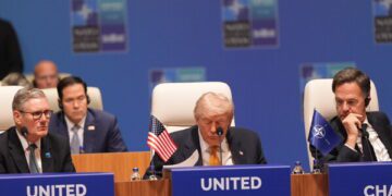 Украинские беспилотники обстреляли российские нефтяные объекты и подожгли еще несколько нефтяных танкеров.