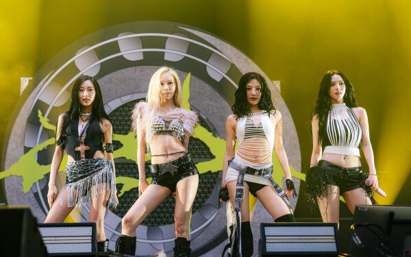 aespa выпустила музыкальное видео на песню 'Switchblade' с участием Ty Dolla $ign после дебюта на Lollapalooza.