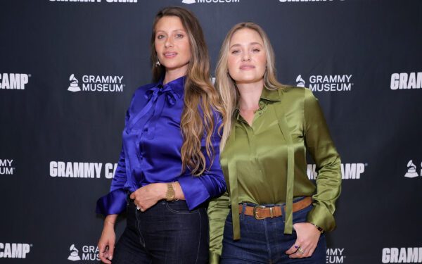 Эли и Эй-Джей отменили осенний тур, а Эли Мичалка готовится к дебюту на Бродвее: «Это событие вызывает смешанные чувства».