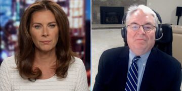 В интернете распространяются ложные утверждения о риске выкидыша, связанном с вакцинами от COVID-19. В них используется ошибочная интерпретация данных.