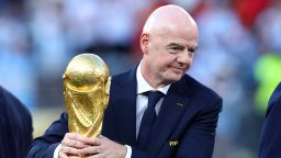 ФИФА отменила спорный план инвестиций в чемпионат мира по футболу на сумму 20 миллиардов долларов.