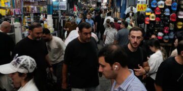 Иран заявляет, что мир признал его победу над США, а также о других событиях на Ближнем Востоке.