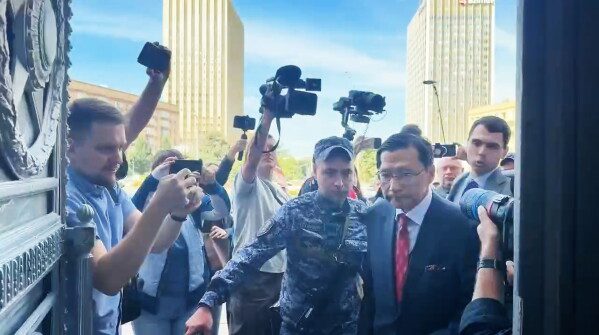 Глава Японии Такаичи объясняет, почему она проводит долгие часы в уединении в своей официальной резиденции.