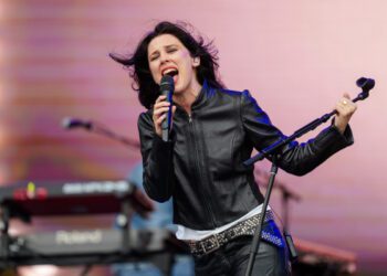 Фестиваль Lollapalooza 2026 сократит выступления Wolf Alice и Cortis из-за сильного наводнения. Фестиваль Lollapalooza 2026 сократит выступления Wolf Alice и Cortis из-за сильного наводнения.